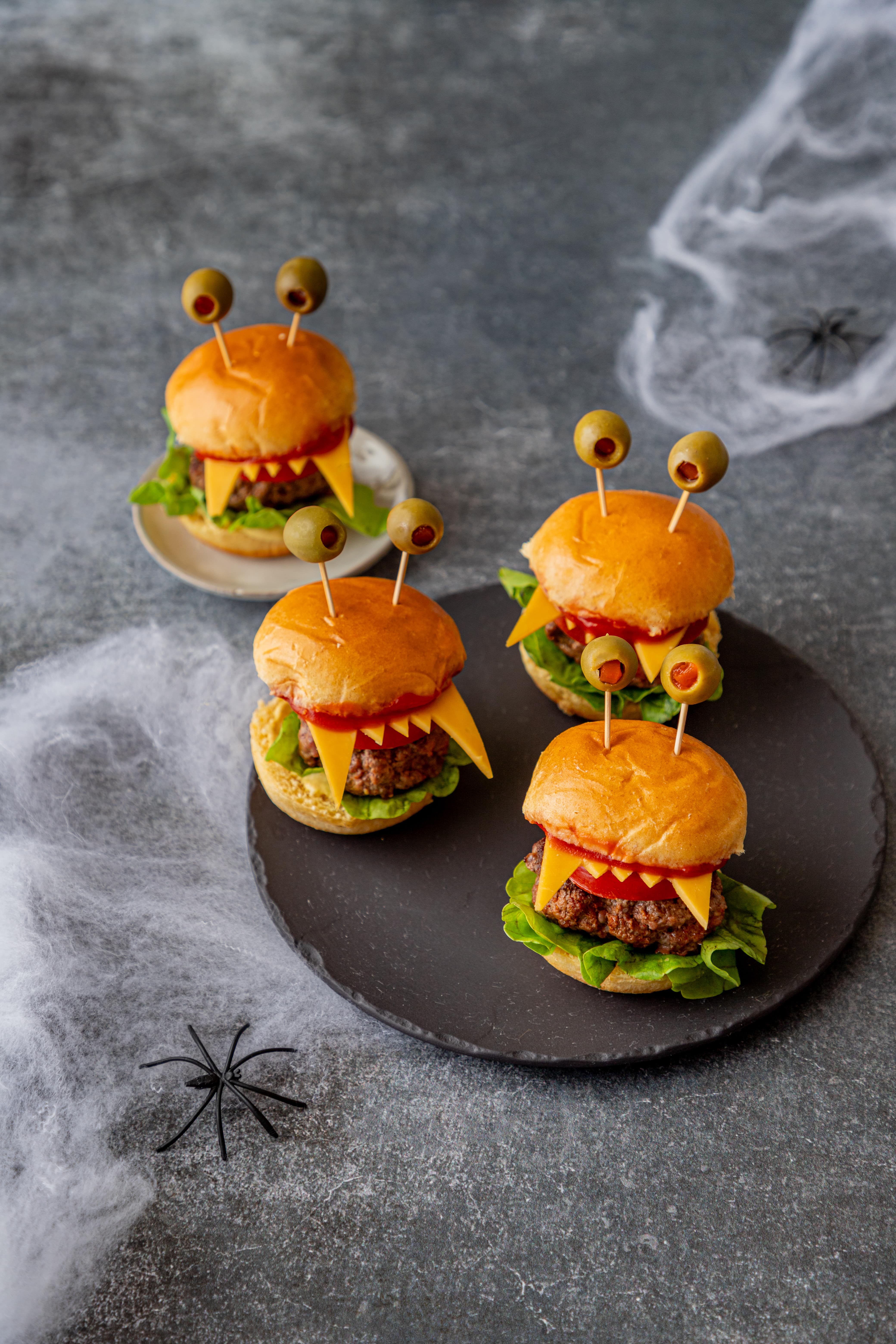 Recette apéritifs Halloween mini burgers monstres