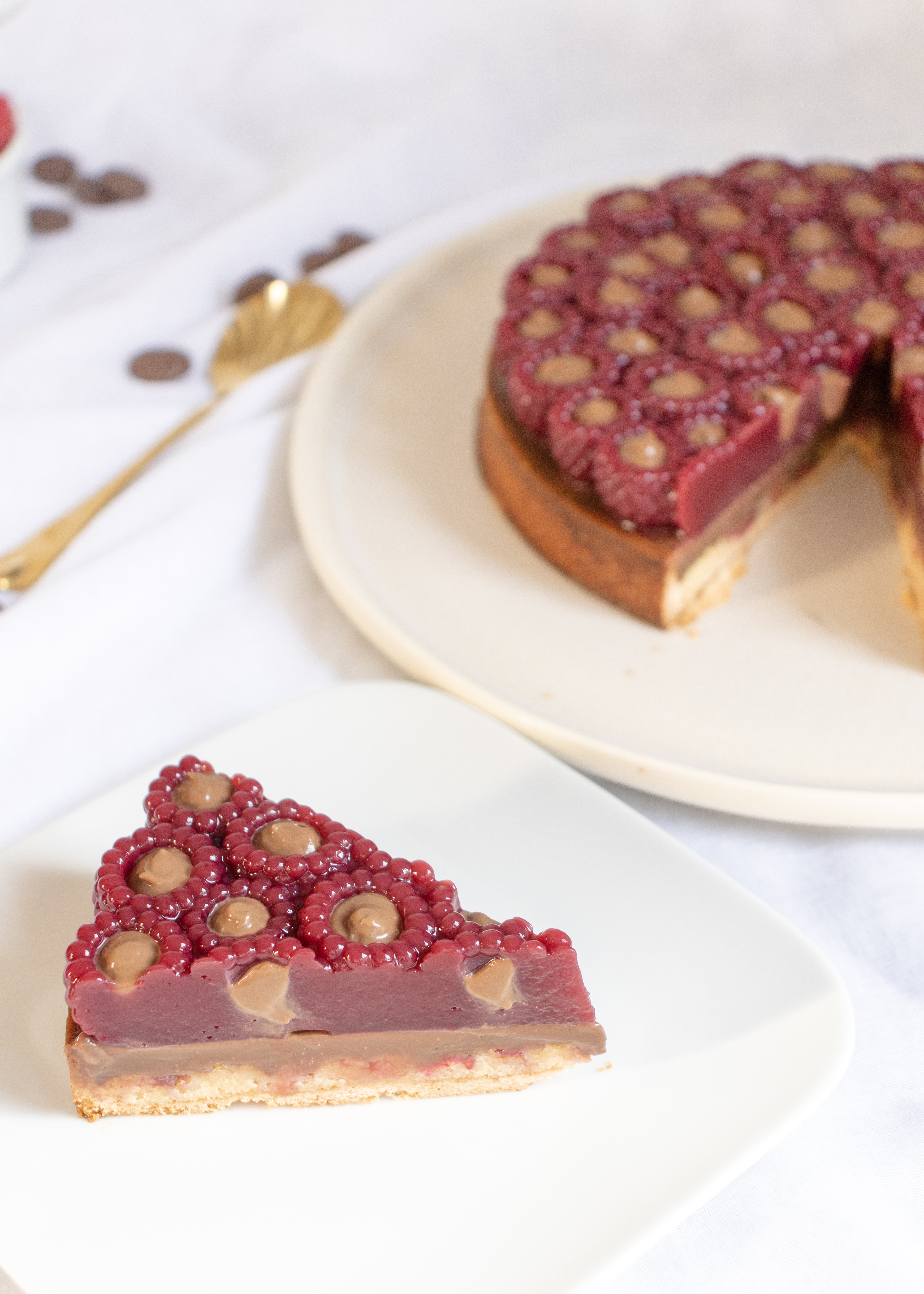 Recette tarte chocolat au lait framboises, détail de la découpe